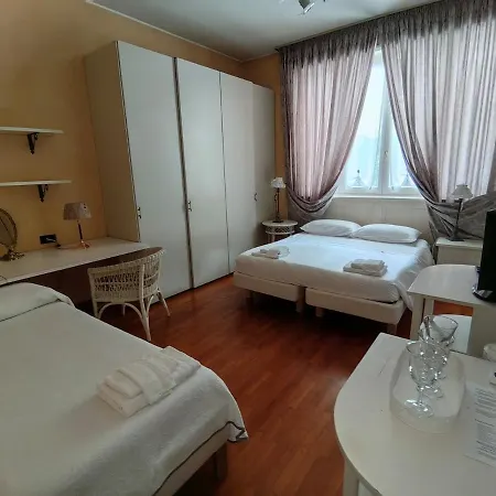 Patrizia فندق مبيت وإفطار Magnago
